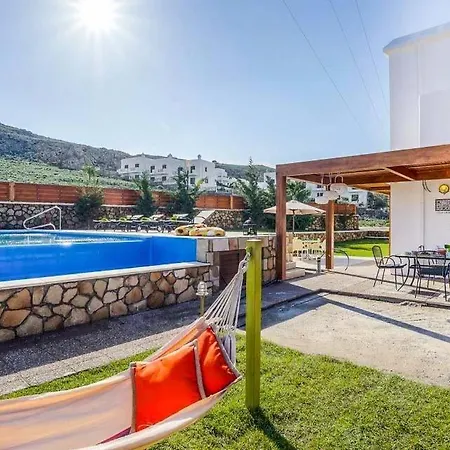 Vila Sleeps 4 Pool Air Con Wifi Líndos