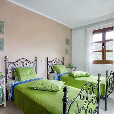 Villa Sleeps 4 Pool Air Con Wifi